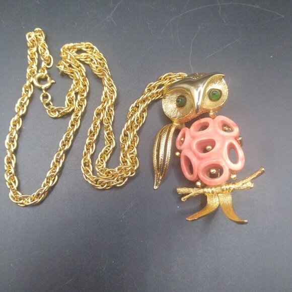 PARK LANE Molded Lucite Body & Green Rhinestone Eyes OWL Pendant and Necklace - Picture 1 of 5